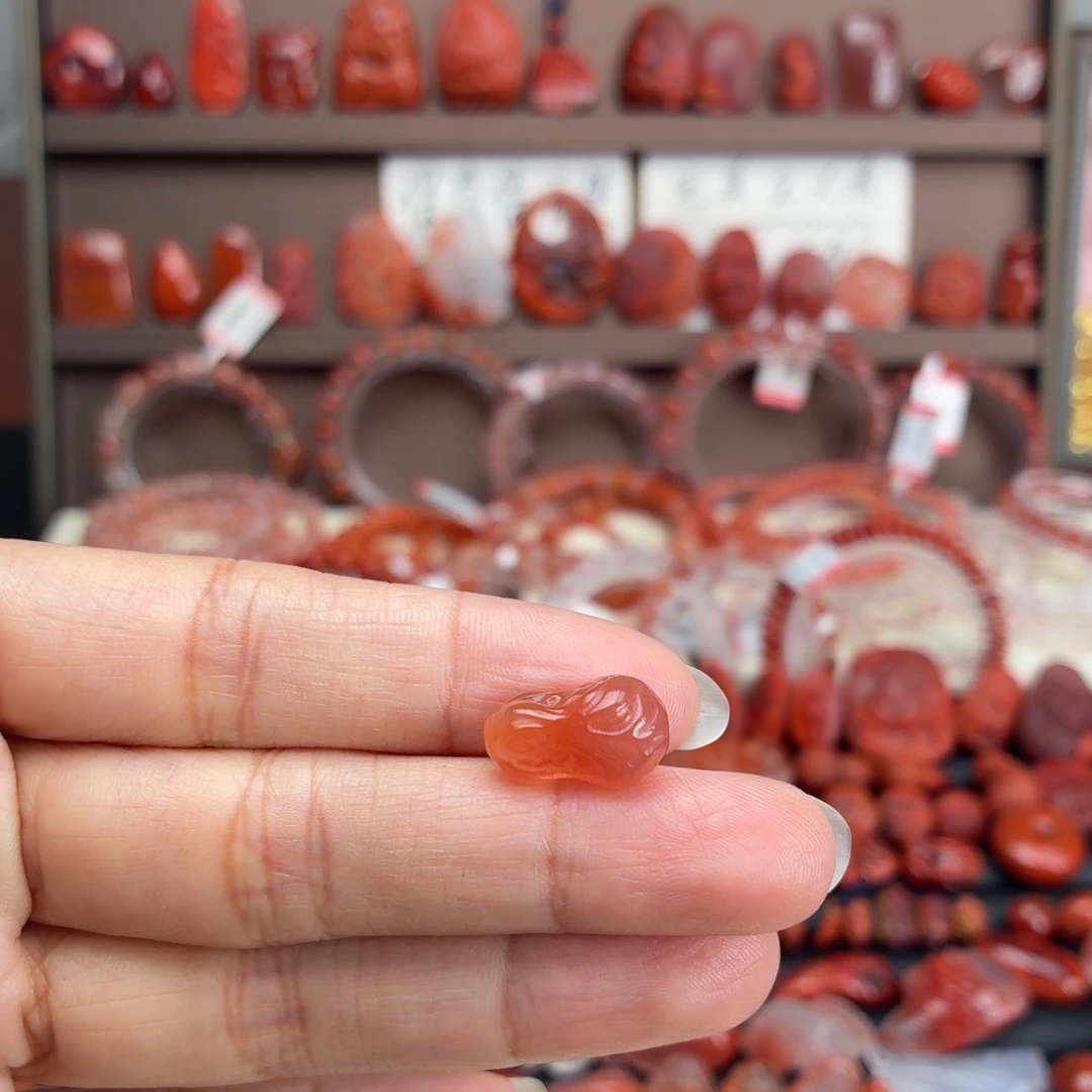 南红玛瑙未镶嵌颈饰白菜