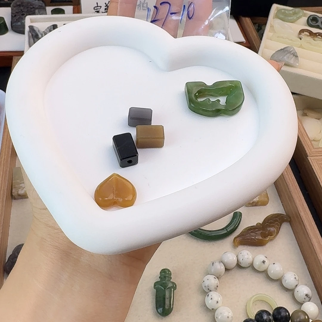 .***远和田玉未镶嵌珠宝半成品