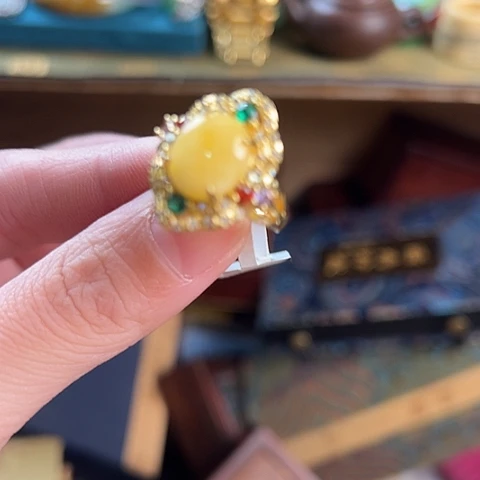 琥珀未镶嵌戒指以图片为主啊