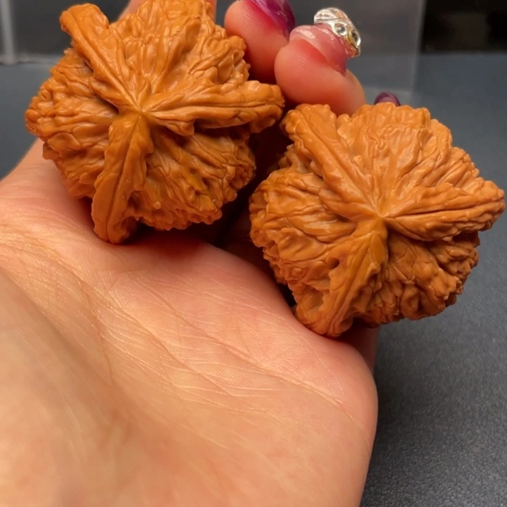 M***森吊坠文玩核桃白狮子