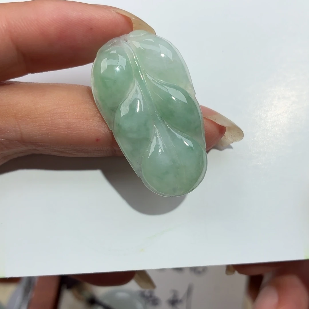 颈饰未镶嵌翡翠叶子吊坠
