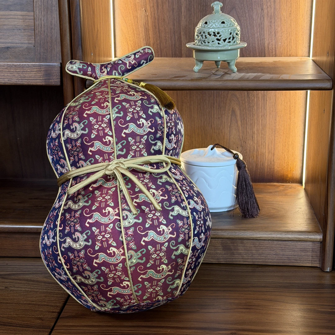 宫鹊【东方文化系列】新中式宋锦葫芦抱枕 5026