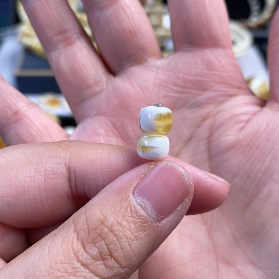 蜜蜡未镶嵌裸石金漆白溶洞老型对珠8