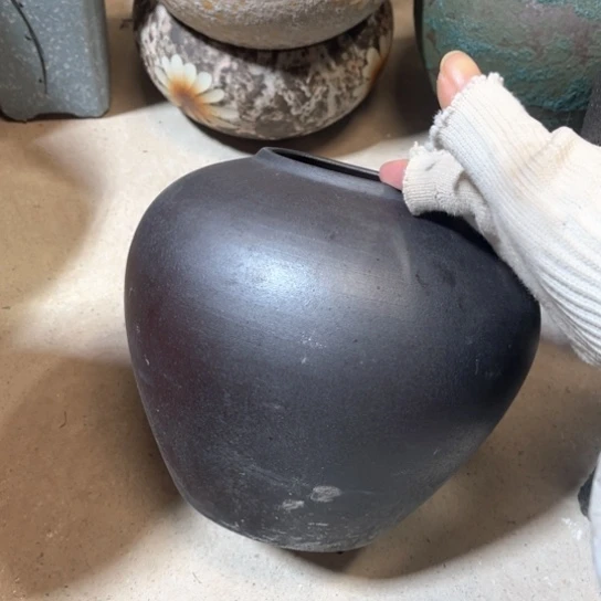 罐默认微瑕，有孔编号16-3