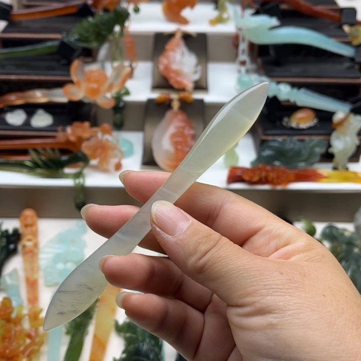 蛇纹石玉未镶嵌岫玉发簪