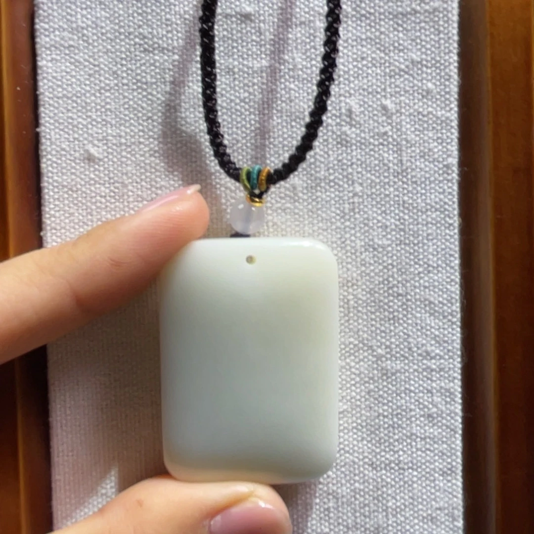 北***具蓝田玉（蛇纹石化大理石玉）未镶嵌颈饰