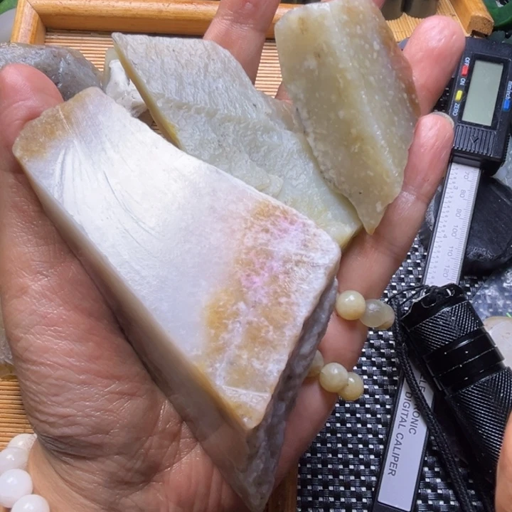 小***了未镶嵌手链和田玉