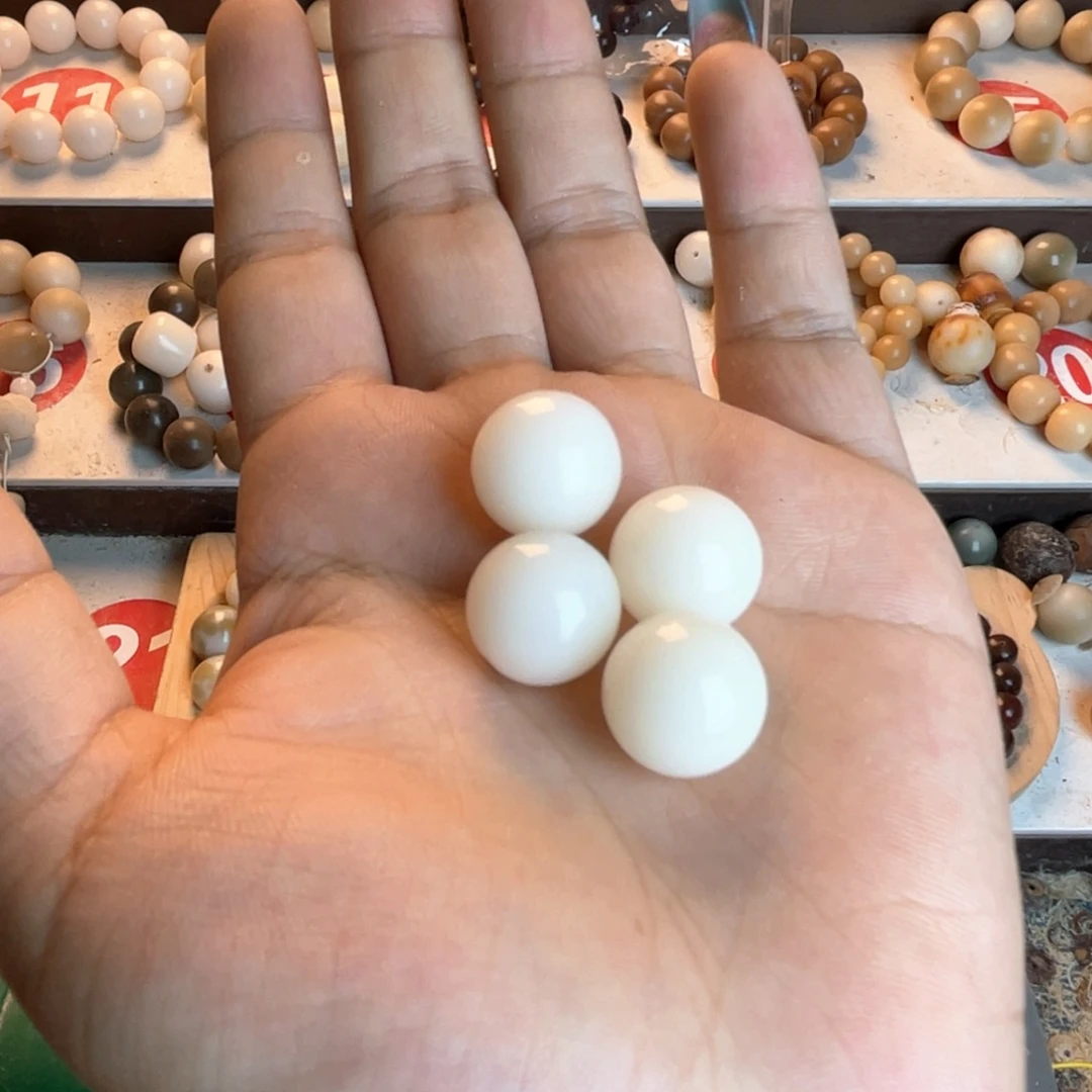 我***过手串菩提根/象牙果卡14白玉圆珠（16颗）