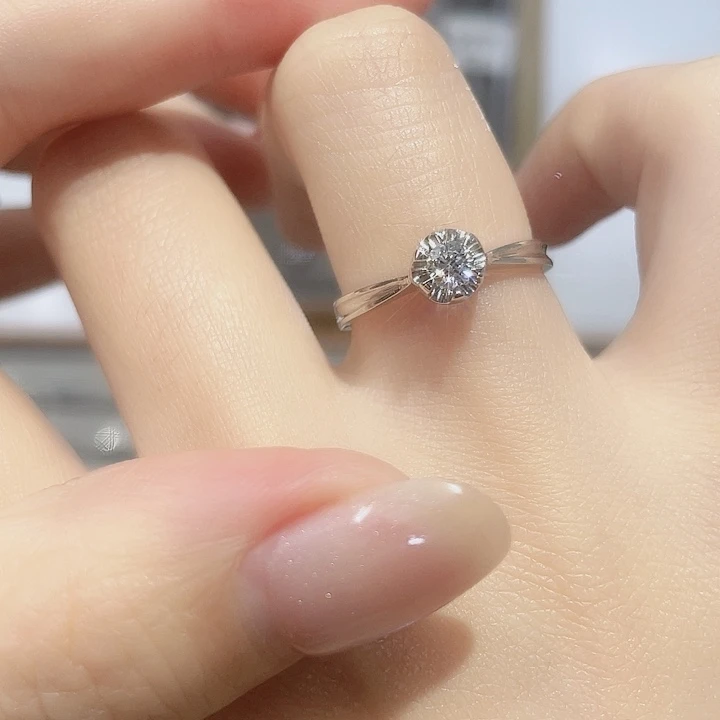 戒指/指环铂Pt950镶嵌钻石A18090775