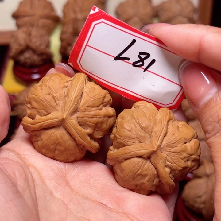 文玩核桃把件39金蟾三棱奔81