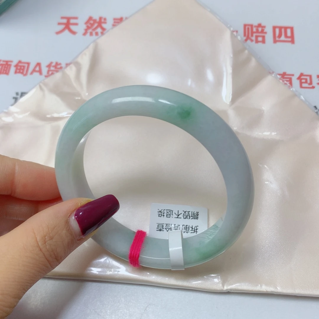 翡翠手镯未镶嵌?***?翡翠手镯未镶嵌