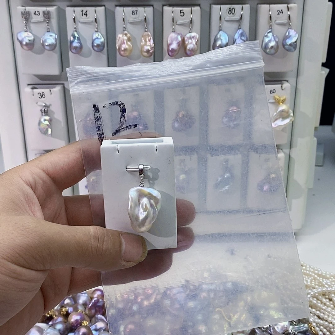 淡水珍珠合金颈饰