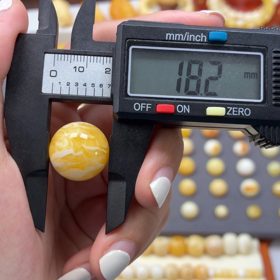 琥珀未镶嵌裸石焦皮18mm