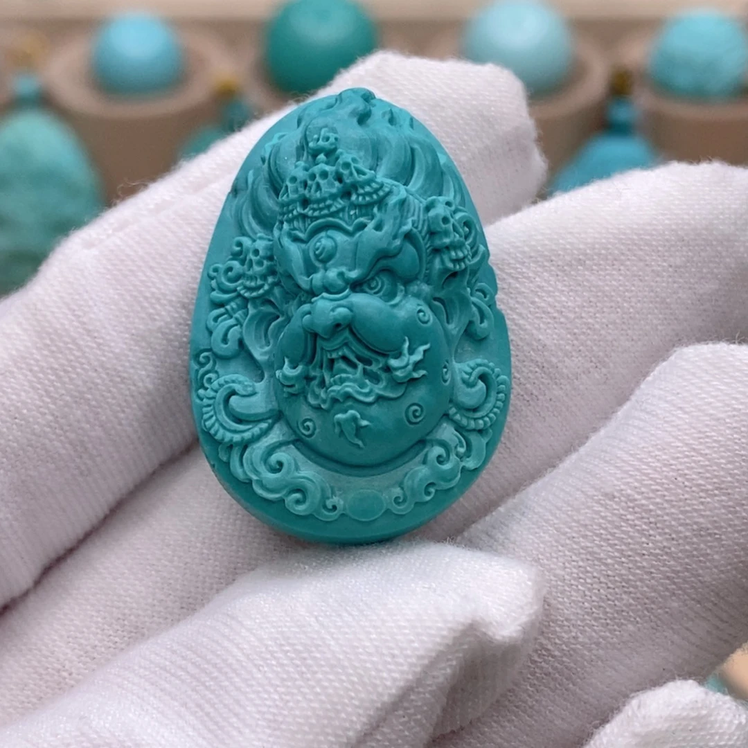 绿松石未镶嵌珠宝奇石