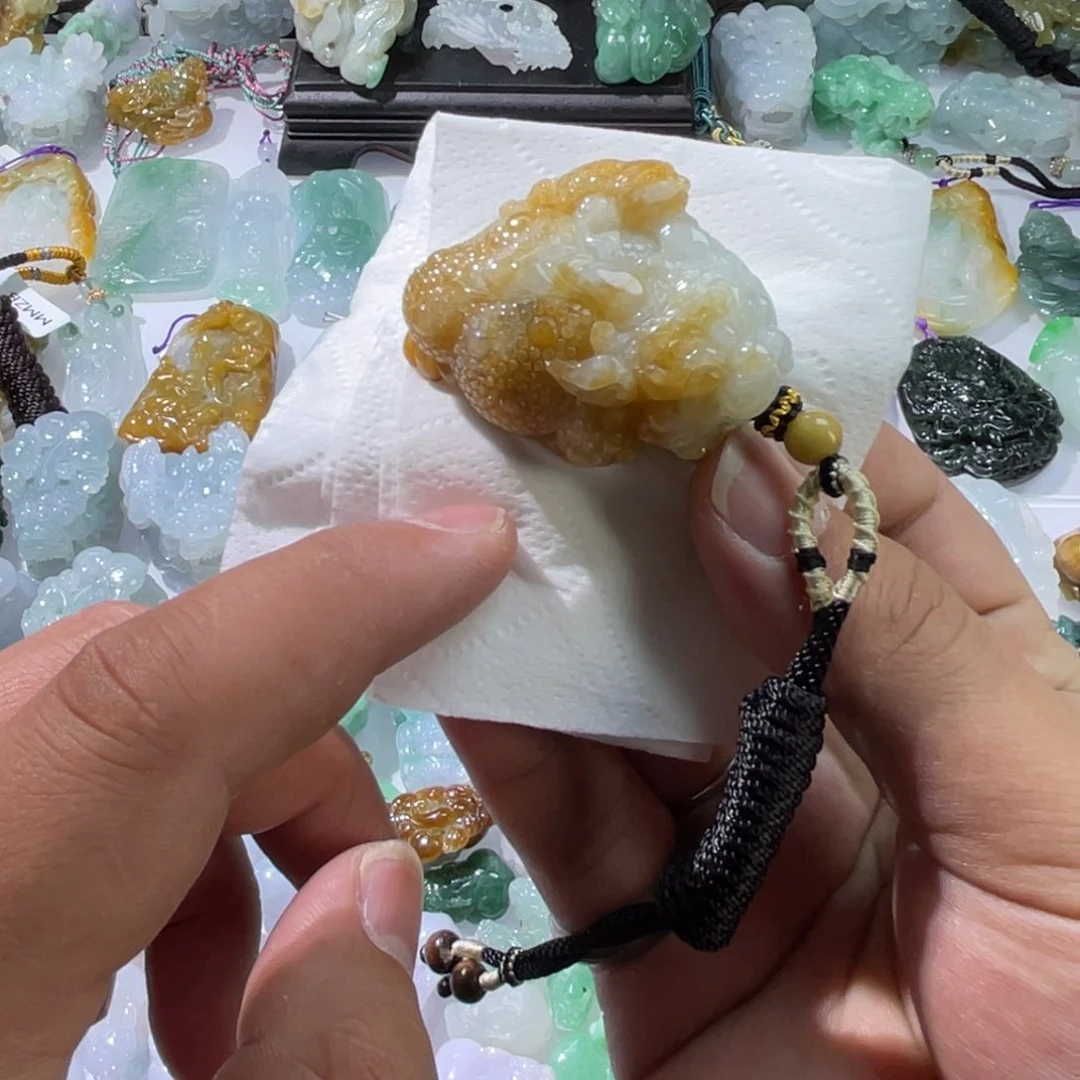 翡翠颈饰未镶嵌天然