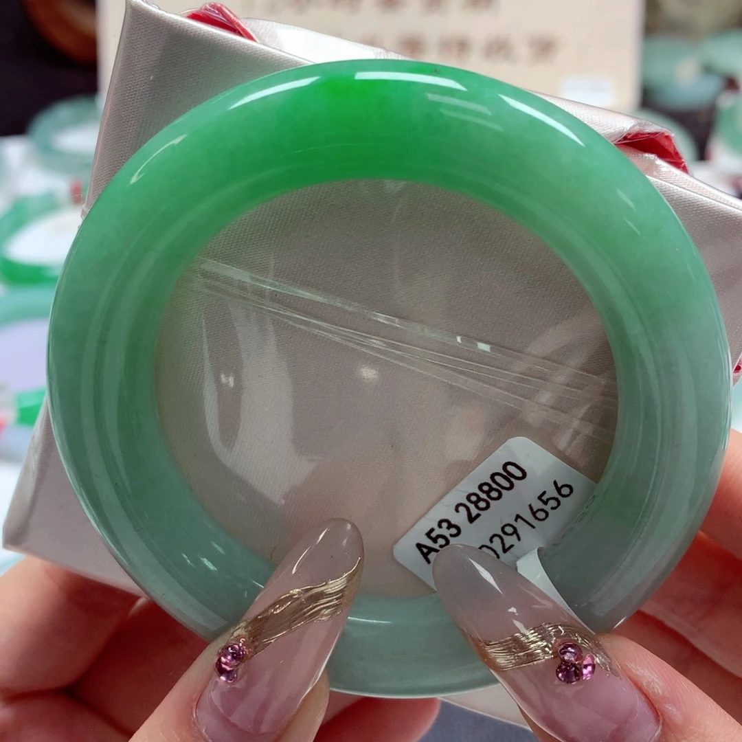 翡翠手镯（圆镯）未镶嵌22（39号）有美人痣双十二胖圆满色