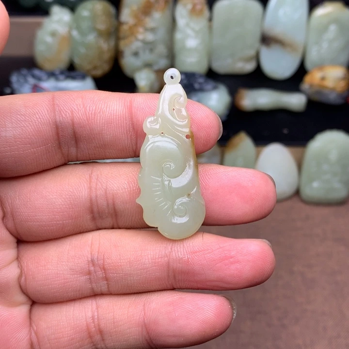 和田玉（糖玉）未镶嵌颈饰