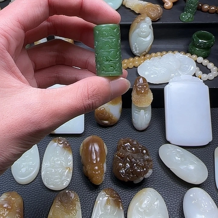 和田玉未镶嵌颈饰