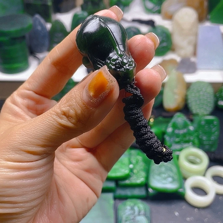 和田玉未镶嵌珠宝半成品