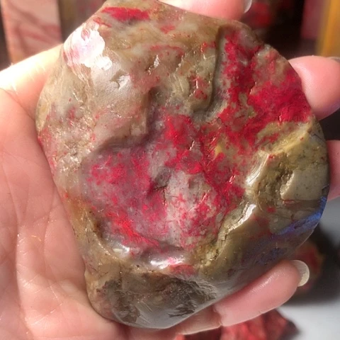 昌化石像****n昌化鸡血石原石