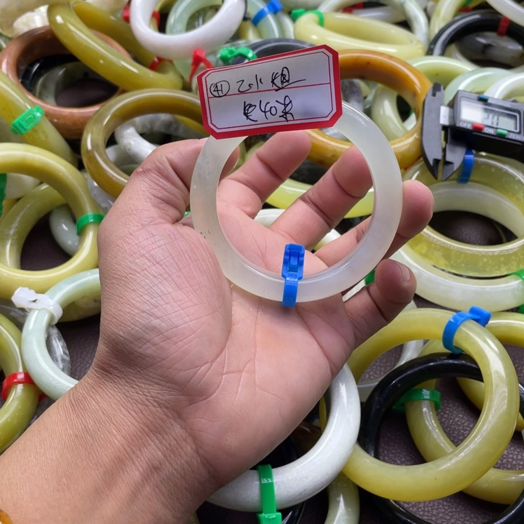 二***姐蛇纹石玉未镶嵌手镯