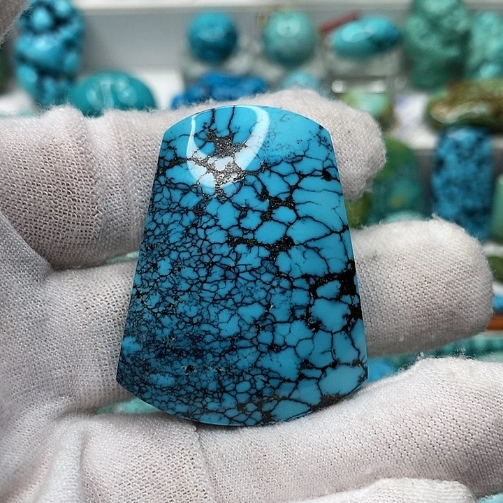 未镶嵌绿松石天然原矿 带武汉地大证书沈****司