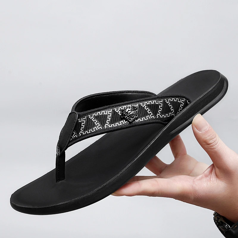 2025新款夏季人字拖鞋男外穿潮流凉拖防滑软底时尚男款沙滩凉拖鞋