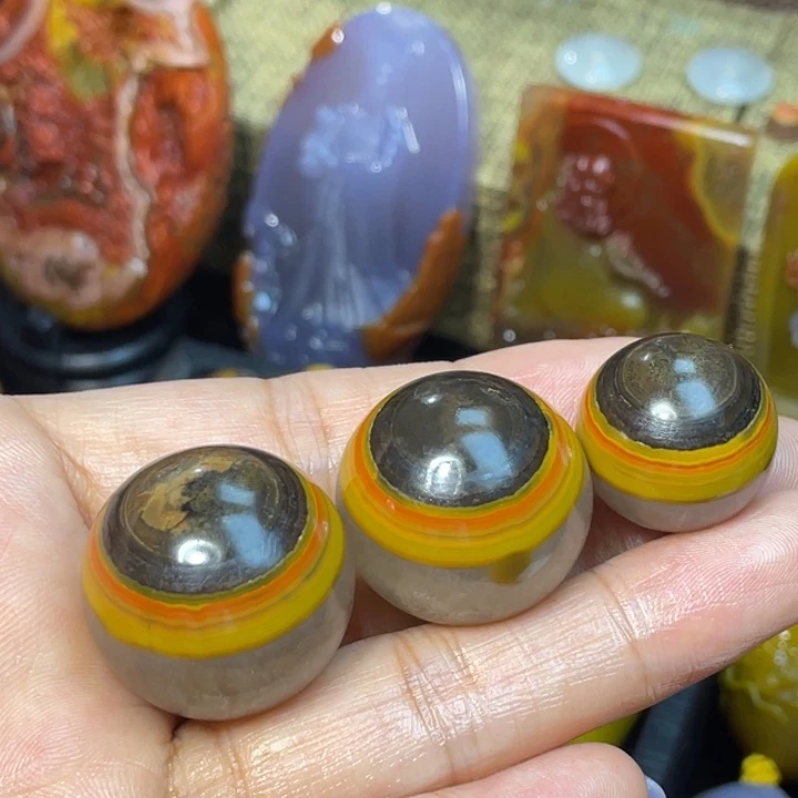 昊***鹏玛瑙/玉髓未镶嵌珠宝奇石