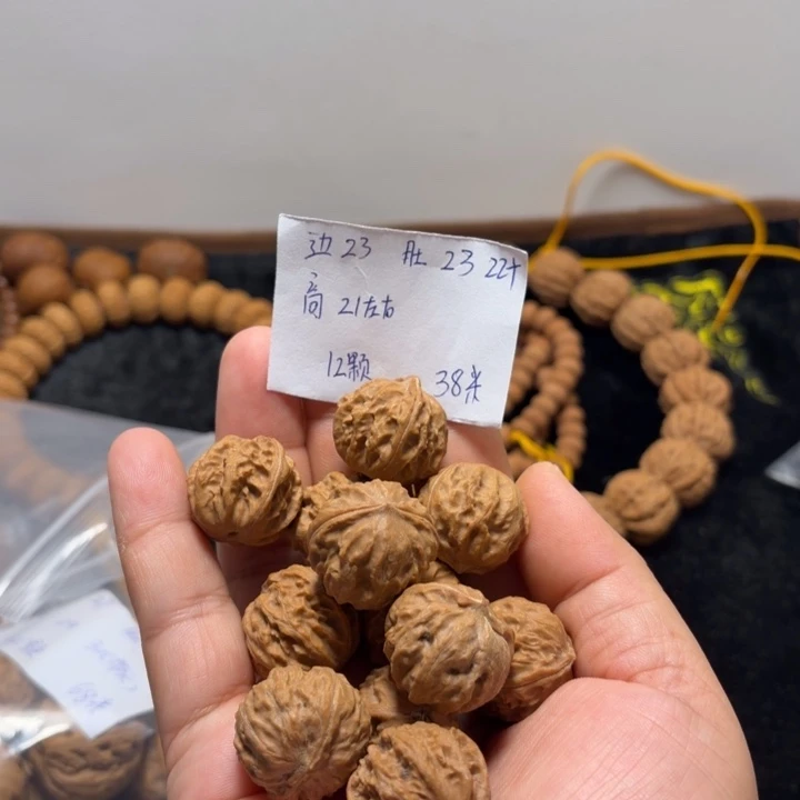 文玩核桃手串八棱狮子头单圈