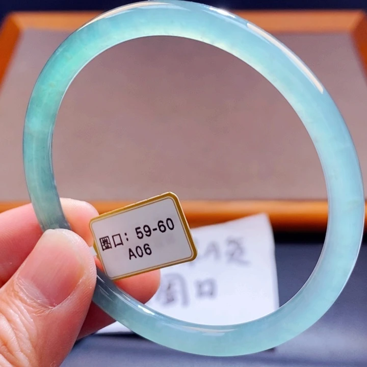 翡翠未镶嵌手镯翡翠手镯18