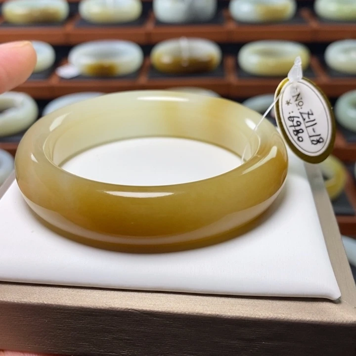 和田玉（糖玉）手镯未镶嵌
