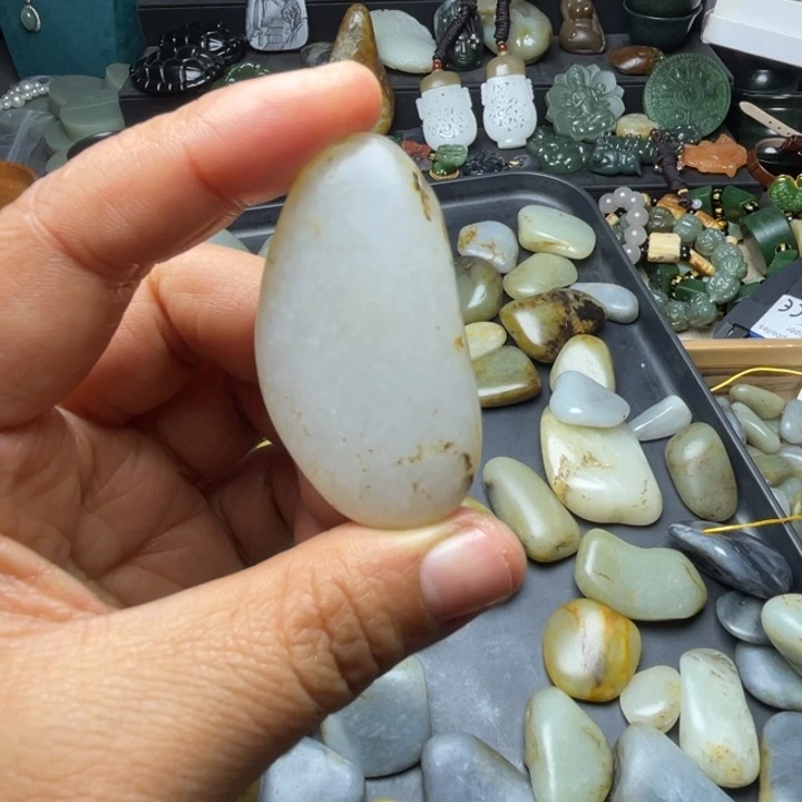 和田玉未镶嵌珠宝半成品