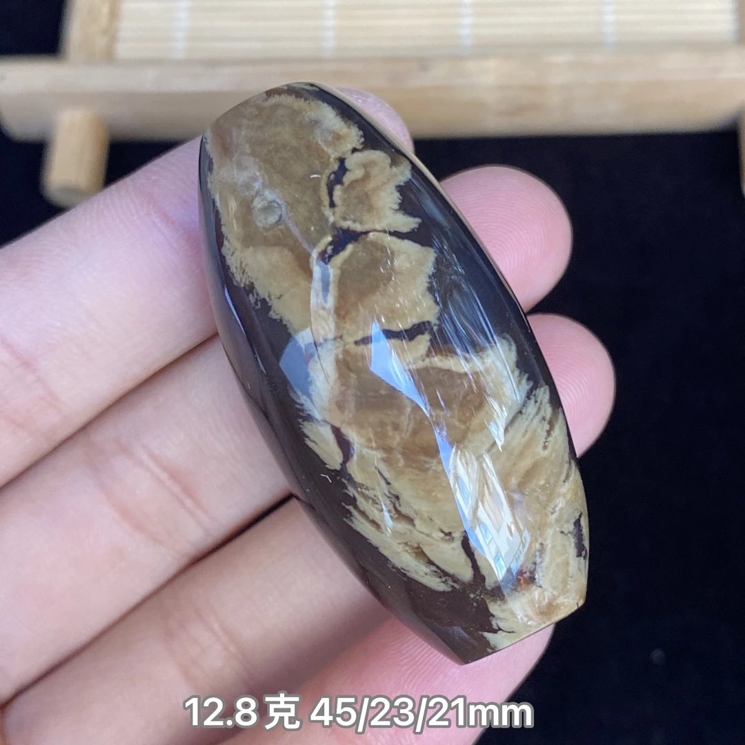 【小伊琥珀】12.8克紫罗兰花根溶洞桶珠单珠