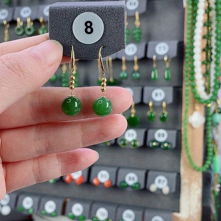 18K金镶嵌和田玉耳饰