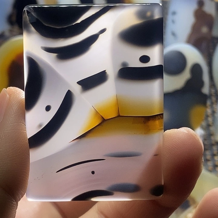 未镶嵌颈饰玛瑙/玉髓寄*