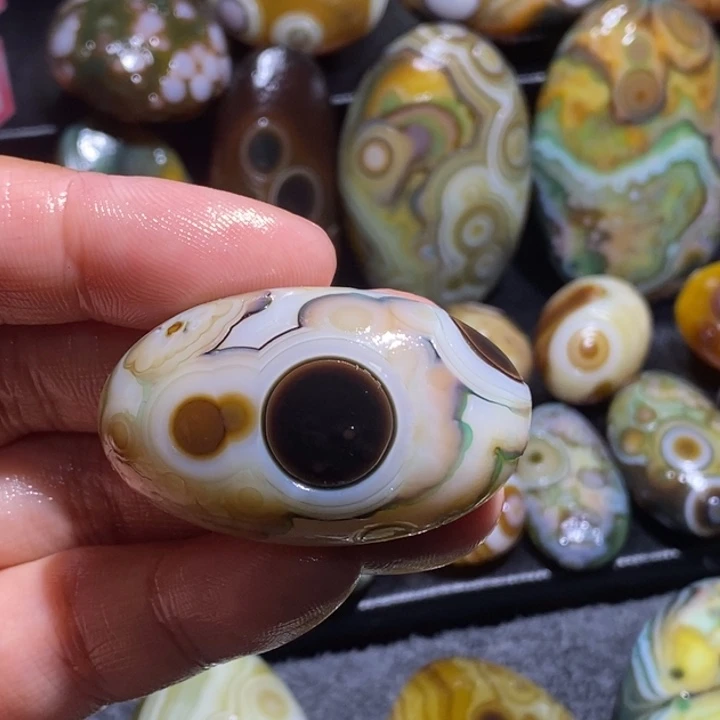 玛瑙/玉髓未镶嵌珠宝奇石89