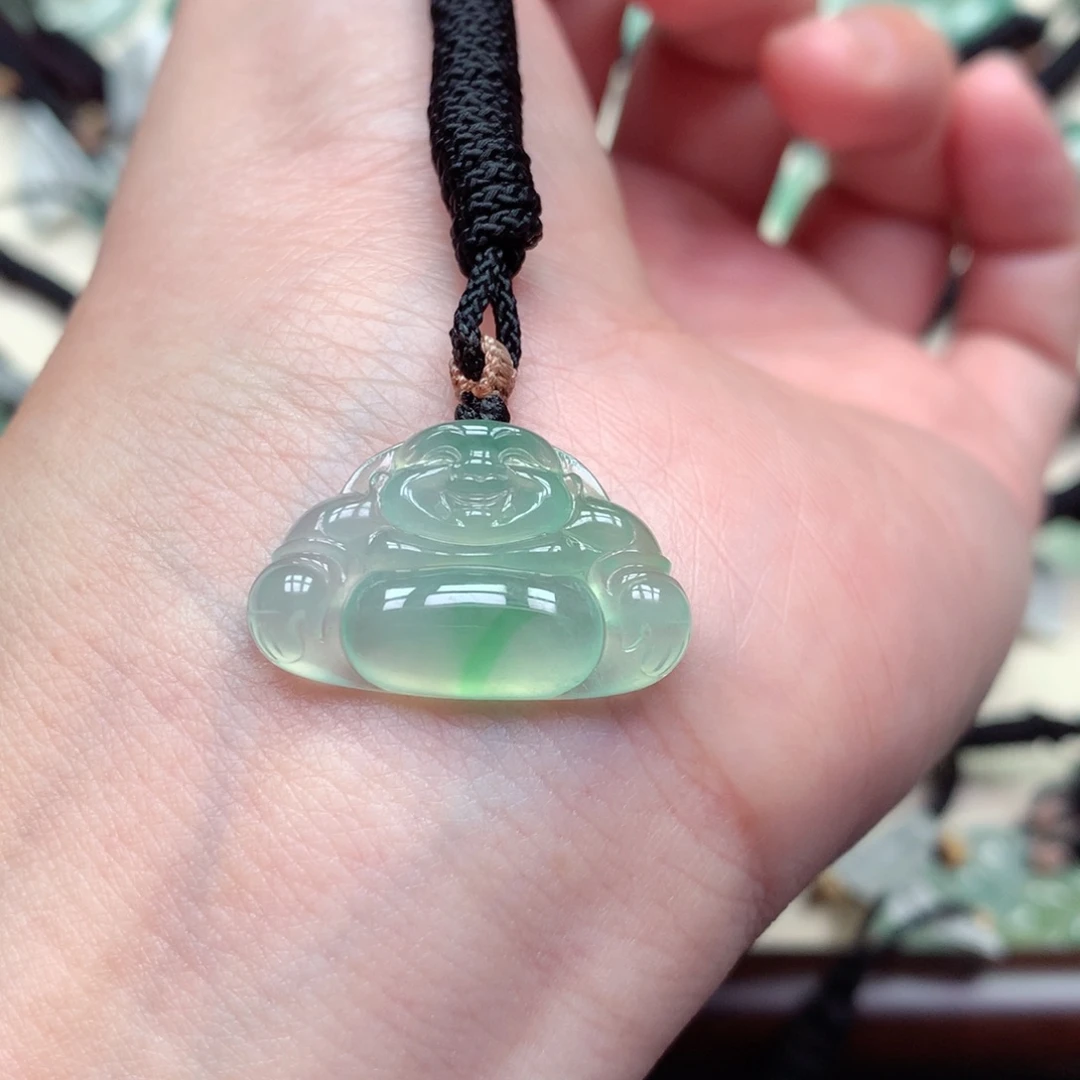 翡翠未镶嵌颈饰佛公