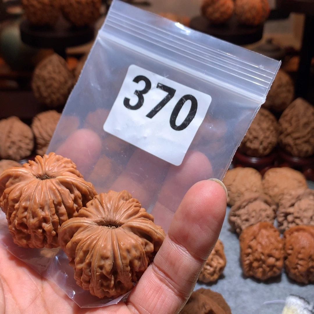 布***门把件桃核汉高楼370号