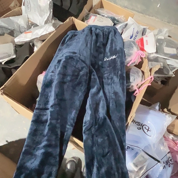 品牌法莱绒睡裤m码。   110斤。