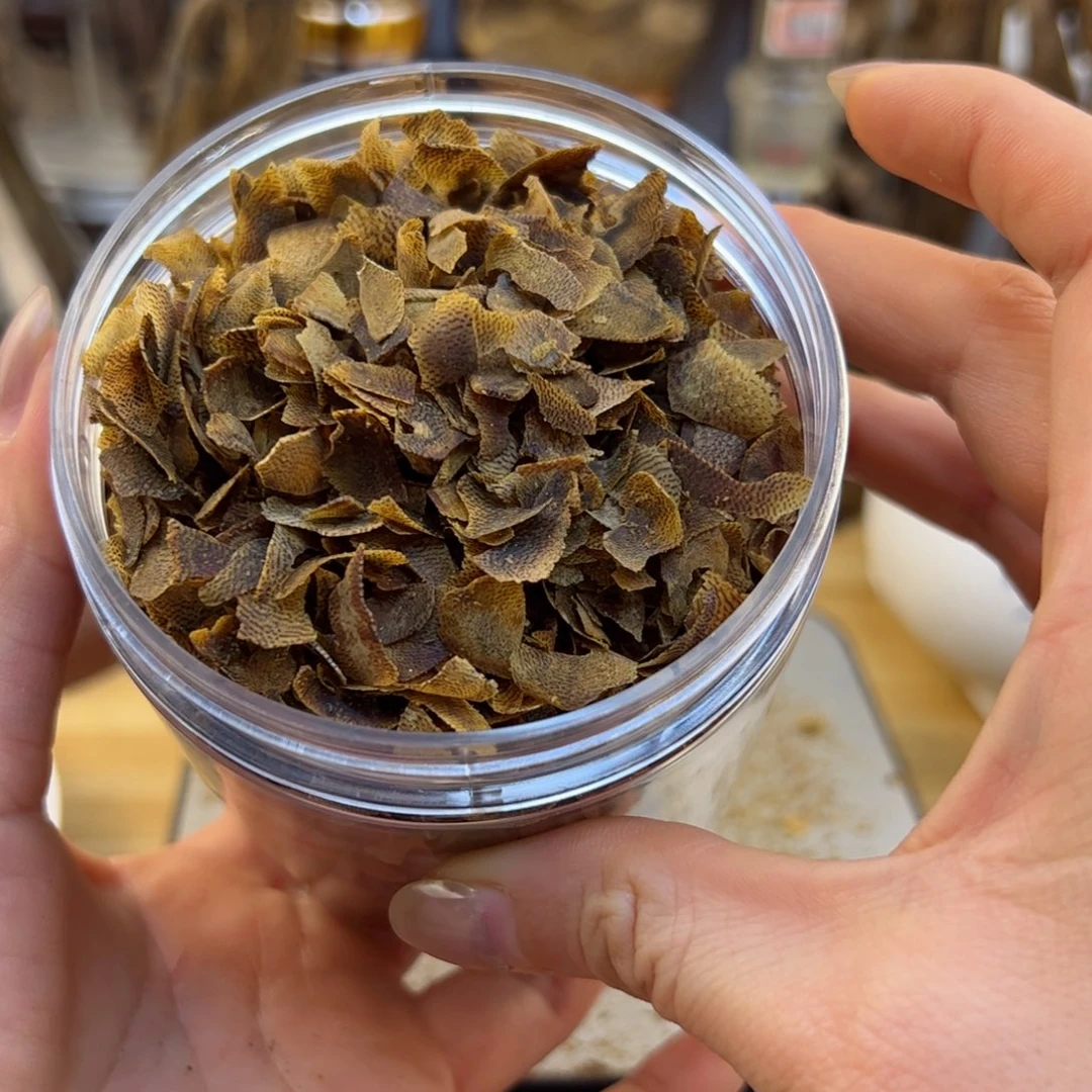 沉香木摆件?****卐奇楠沉香白棋乌身圆叶切片50克