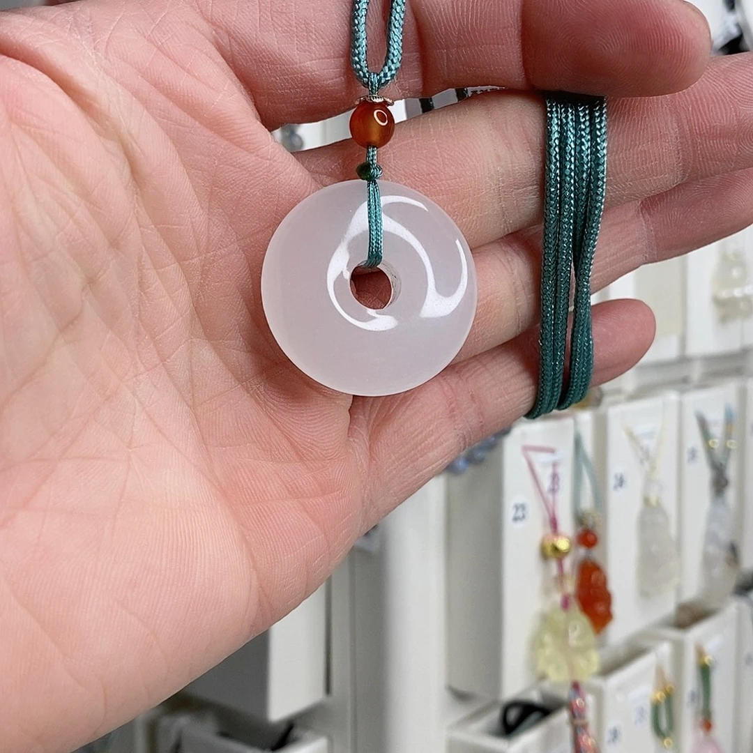 石英质玉颈饰未镶嵌凉**粥