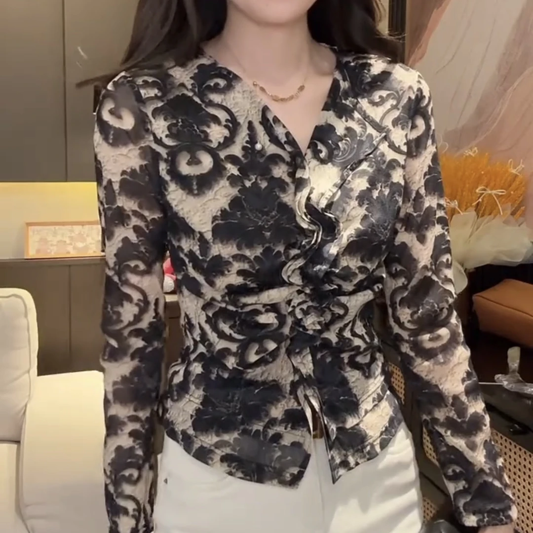 时尚洋气V领设计感长袖网纱女士T恤秋冬显瘦百搭