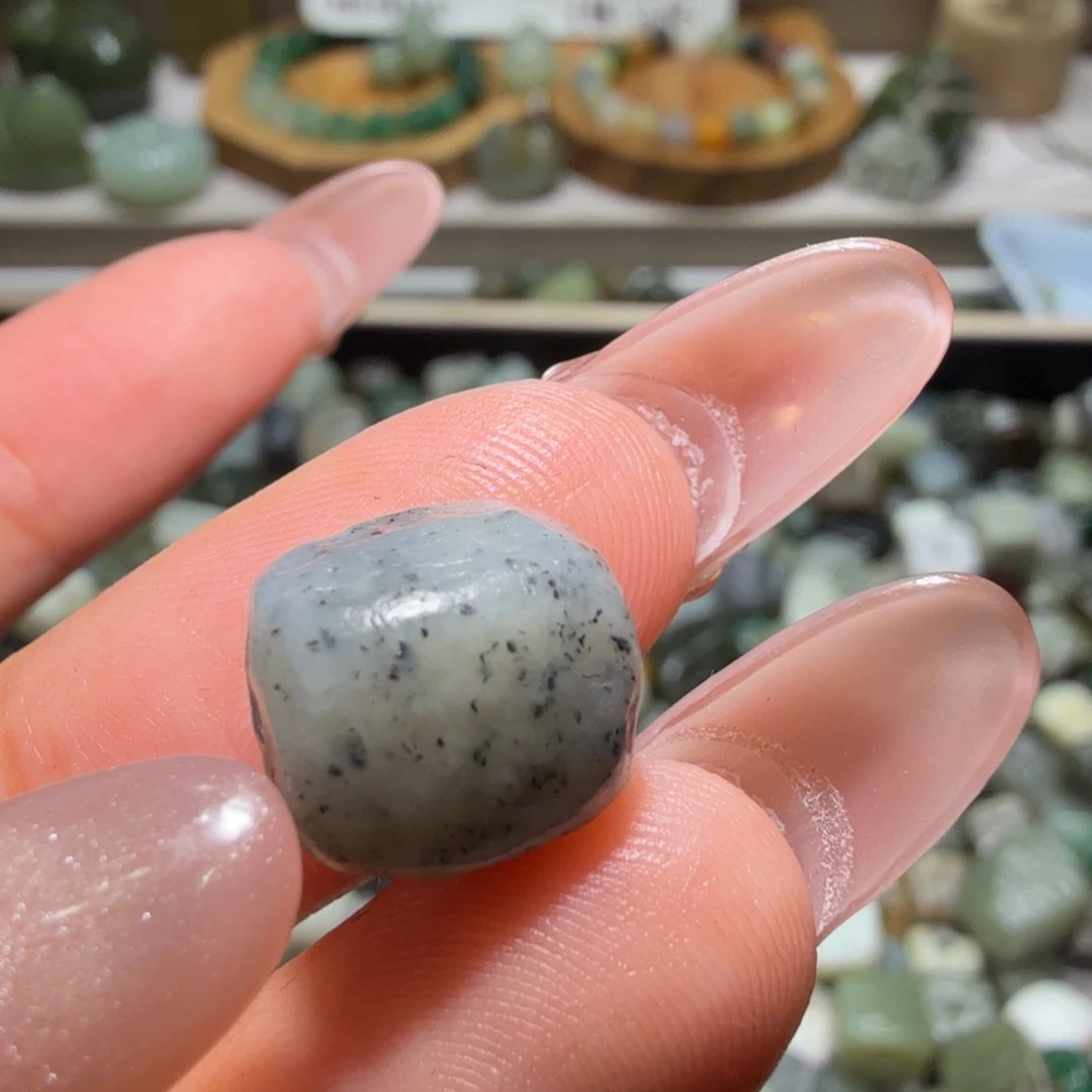 和田玉未镶嵌珠宝奇石