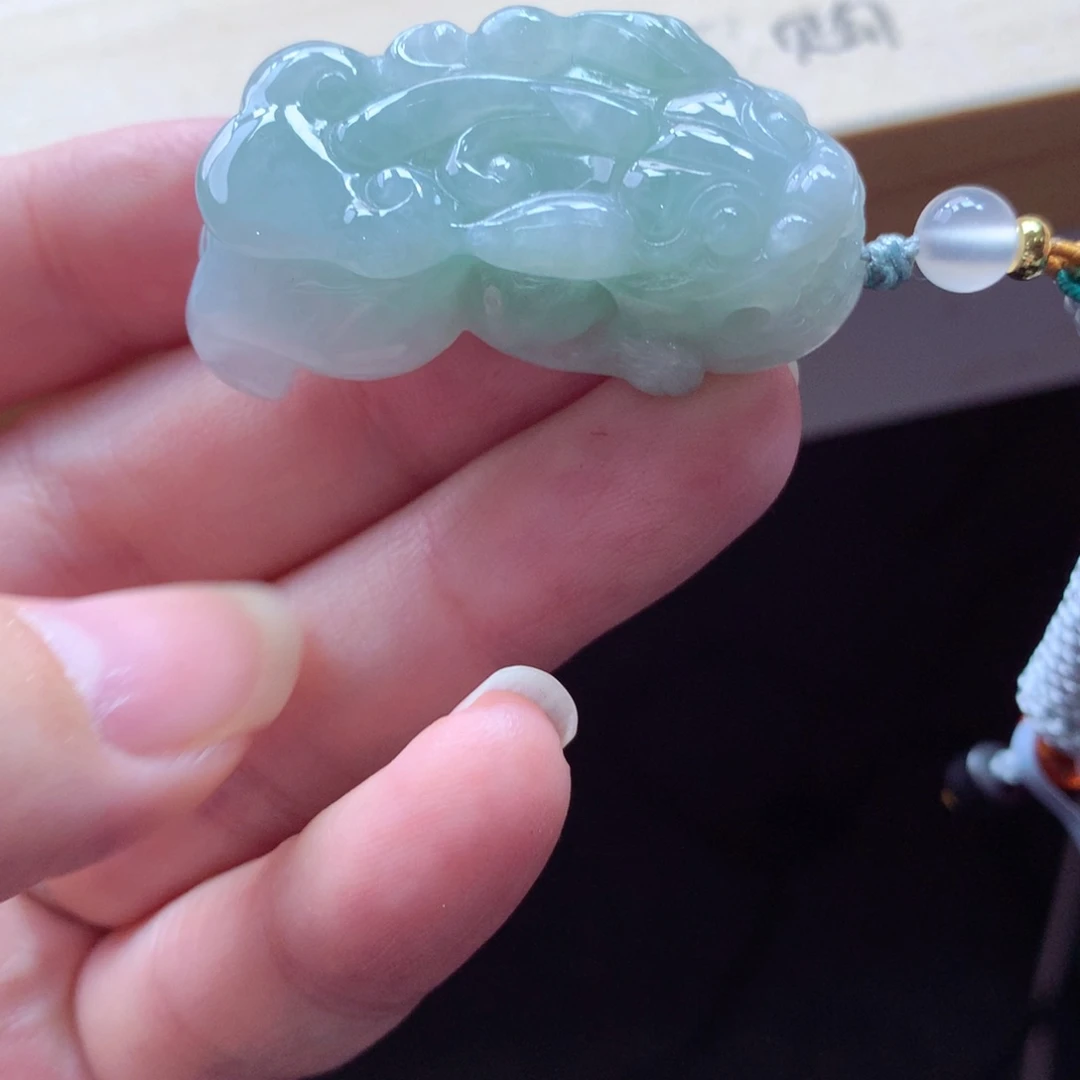 翡翠颈饰未镶嵌吊坠