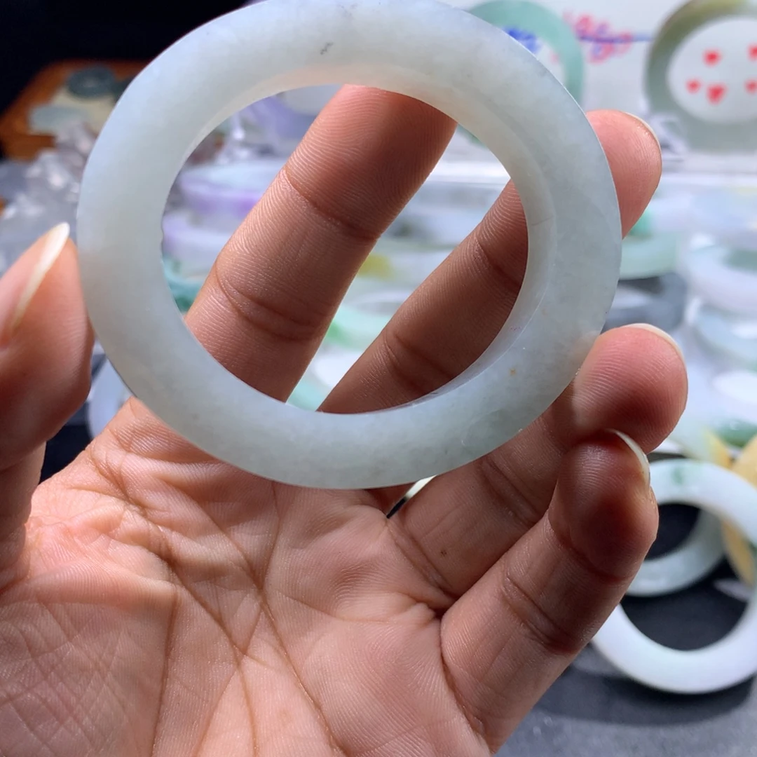 定制翡翠未镶嵌泥鳅背