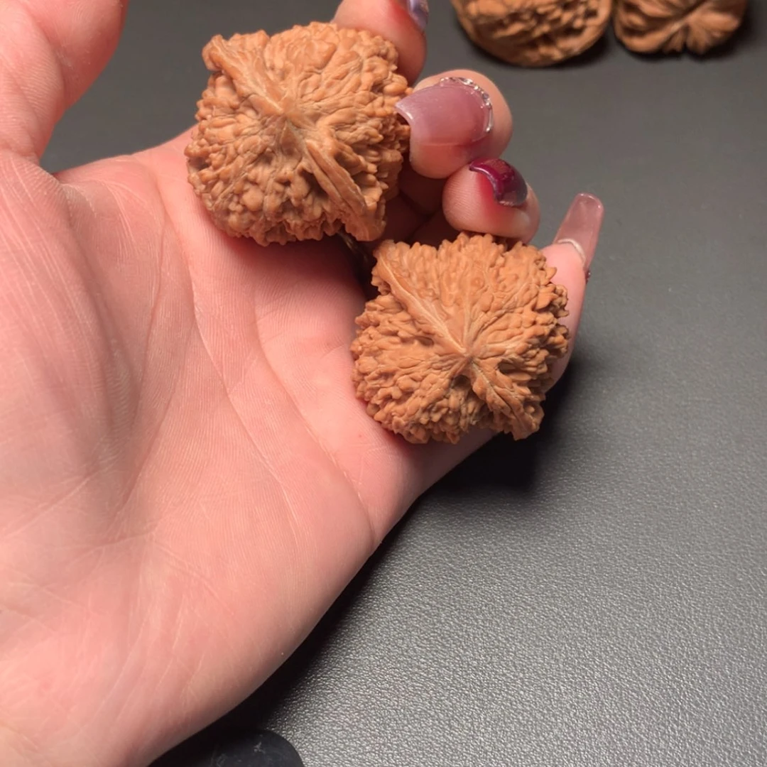 【闪购商品】文玩核桃吊坠满天星