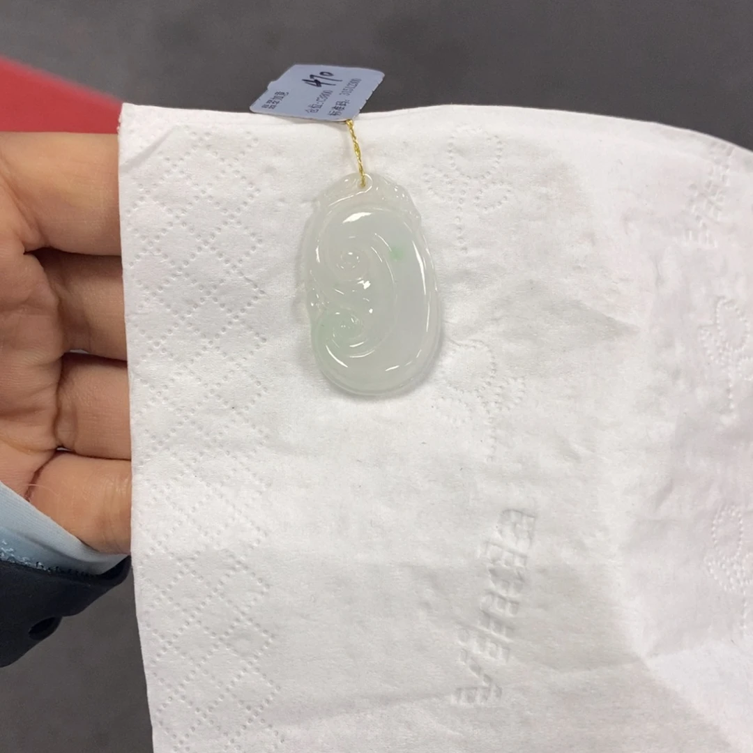 翡翠颈饰未镶嵌如意