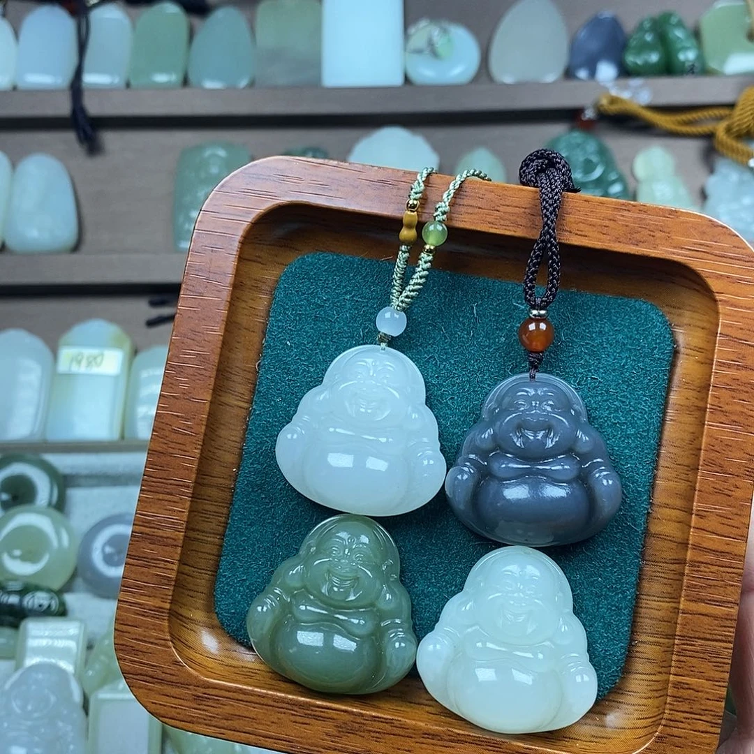 和田玉未镶嵌颈饰30mm佛公多样性发1件