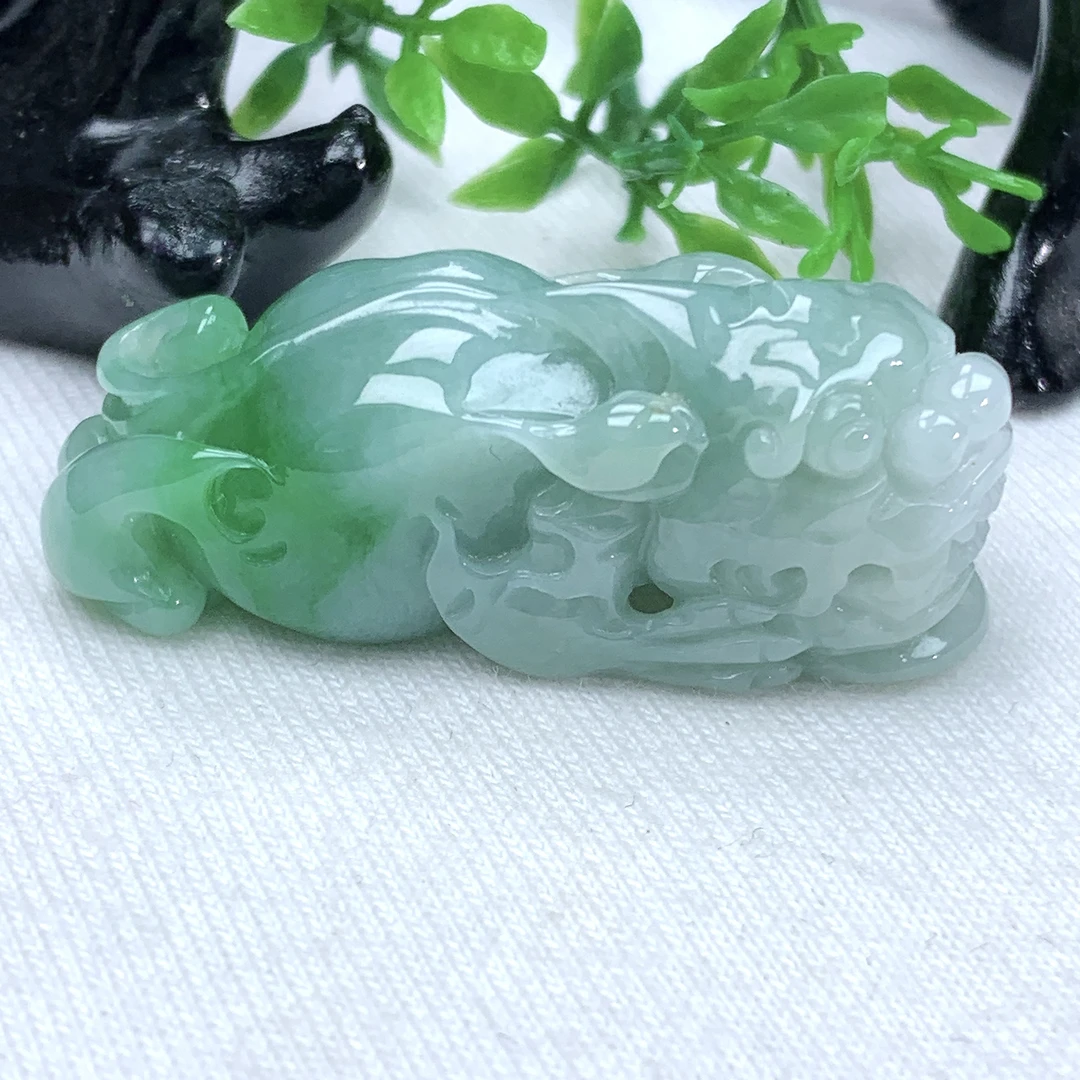 天然缅甸翡翠A货冰润浅绿飘辣绿貔貅吊坠挂件39.6−13.2−16.3mm