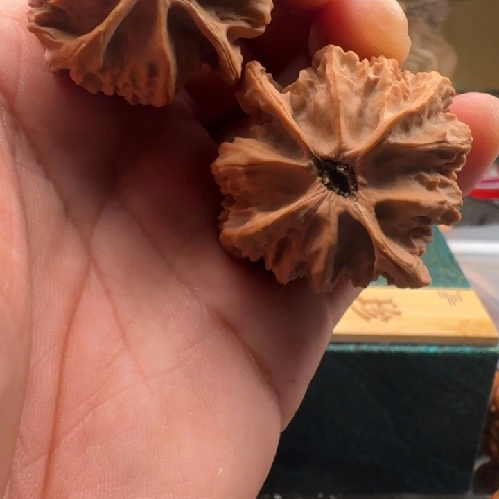 文玩核桃吊坠野生核桃